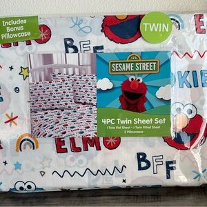 Sesame Street Workshop 4PC Twin Sheet Set  Multicolor New